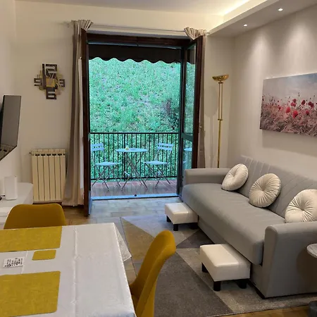 Frenk House Over Varenna شقة Perledo